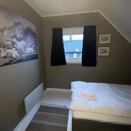 5 Bedroom House At Hakallestranda *