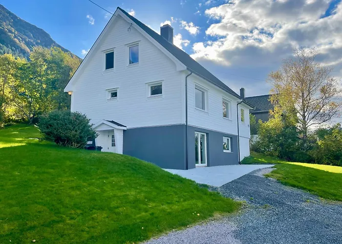 5 Bedroom House At Hakallestranda Dom wakacyjny